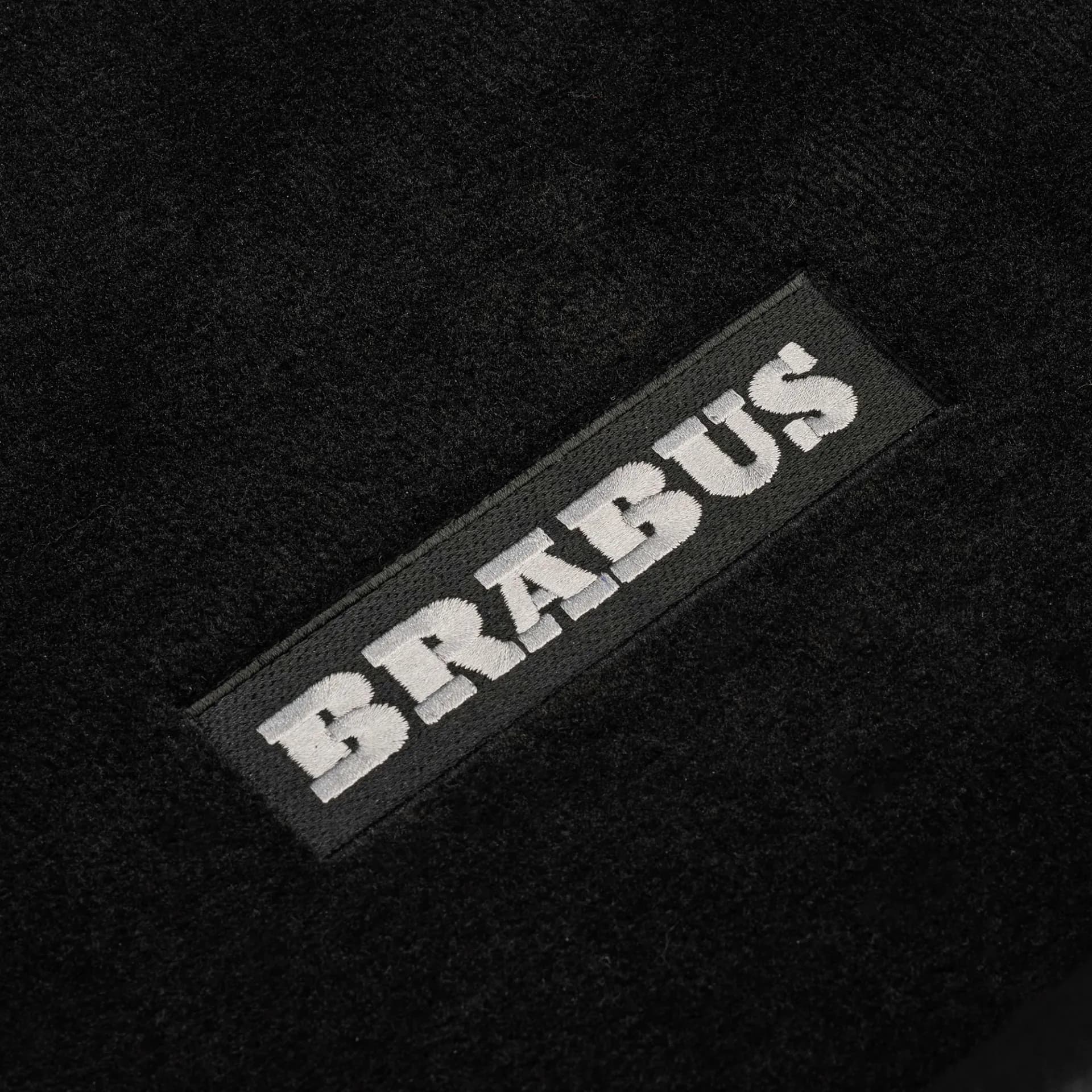 BRABUS велурени стелки C-Class S206 комби черни, 4 части