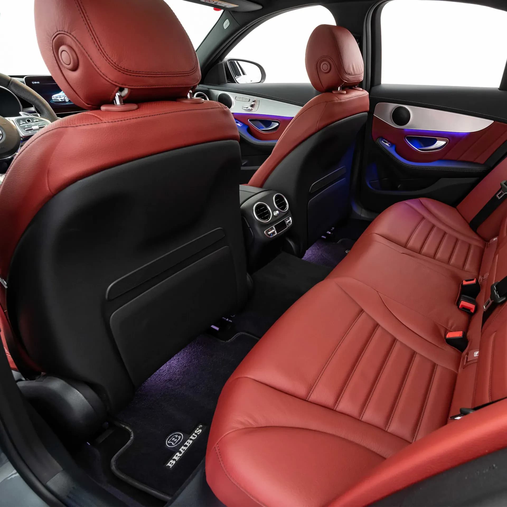 BRABUS велурени стелки C-Class W205 седан черни, 4 части