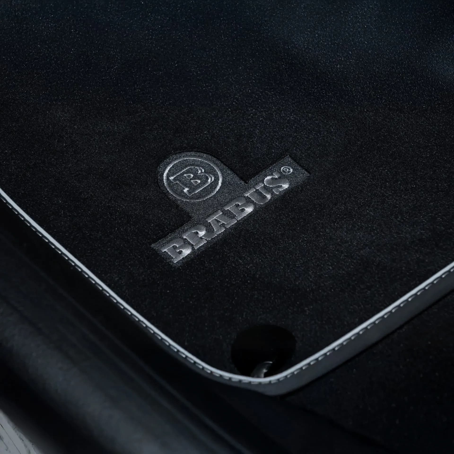 BRABUS велурени стелки SL R232 черни, 4 части