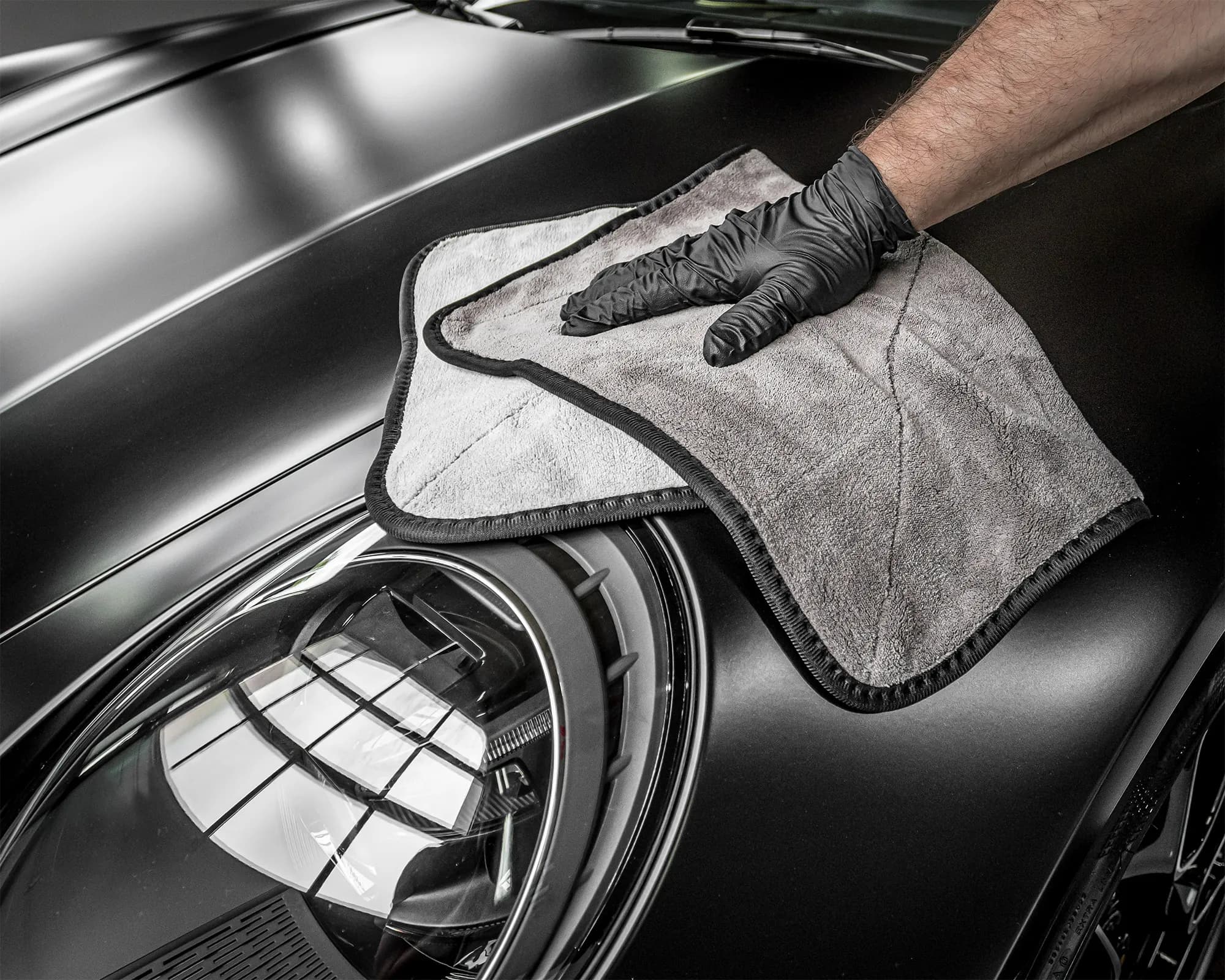 Микрофибърна кърпа черна 40х40 600г/м2